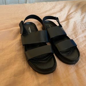 Vagabond Erin Black Leather Sandals